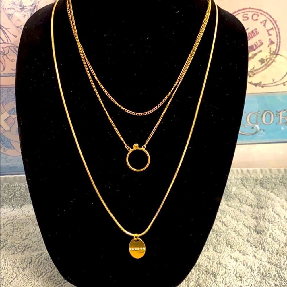 NWT Gold layered necklace